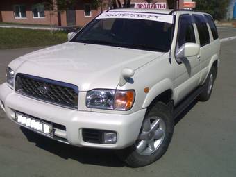 1999 Nissan Terrano Images