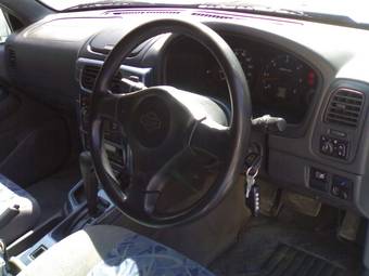 1999 Nissan Terrano Pictures