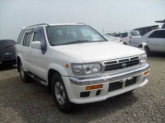 1999 Nissan Terrano Images