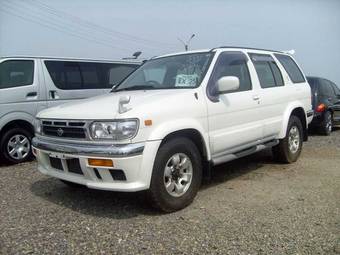 1999 Nissan Terrano Pictures