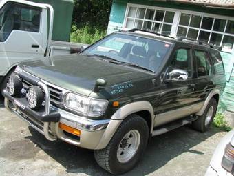 1999 Nissan Terrano Pictures