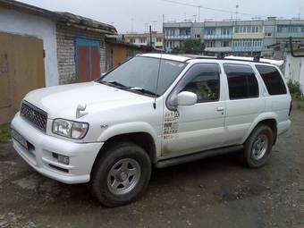 1999 Nissan Terrano Photos