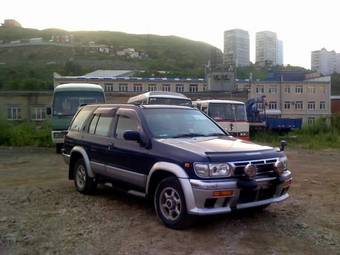 1999 Nissan Terrano Photos