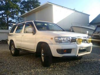 1999 Nissan Terrano Photos