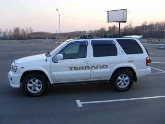 1999 Nissan Terrano Pics