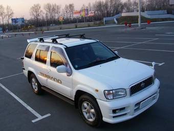 1999 Nissan Terrano Photos