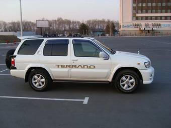 1999 Nissan Terrano Pictures