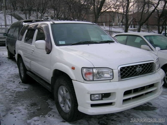 2000 Nissan Terrano