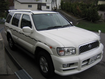 2000 Nissan Terrano