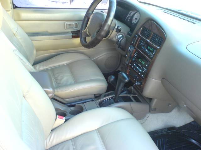 2000 Nissan Terrano