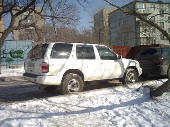 2000 Nissan Terrano