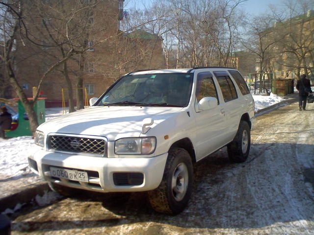 2000 Nissan Terrano