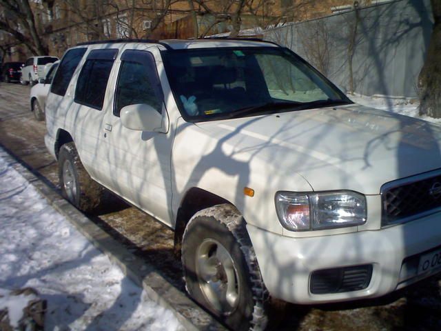 2000 Nissan Terrano