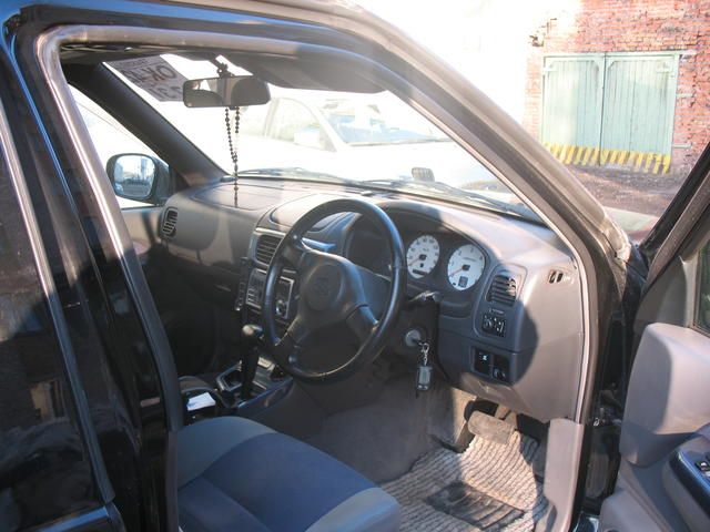 2000 Nissan Terrano