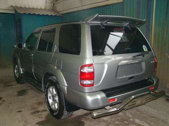 2000 Nissan Terrano Pictures