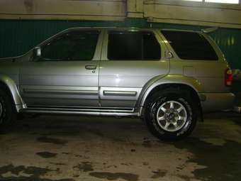 2000 Nissan Terrano Photos