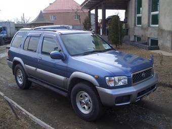 2000 Nissan Terrano Pictures