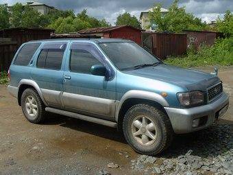 2000 Nissan Terrano Photos