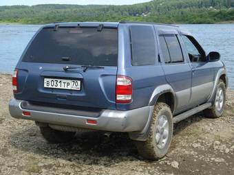 2000 Nissan Terrano Pictures