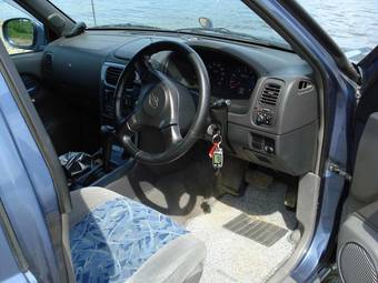 2000 Nissan Terrano Photos