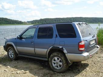 2000 Nissan Terrano Pictures