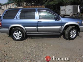 2000 Nissan Terrano Photos
