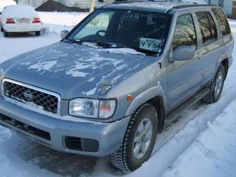 2001 Nissan Terrano Images