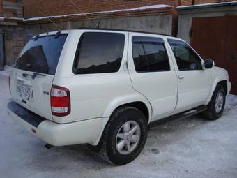 2001 Nissan Terrano Pictures