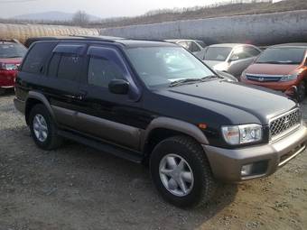 2001 Nissan Terrano Pictures