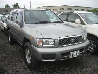 2001 Nissan Terrano Images