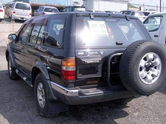 2001 Nissan Terrano Pictures