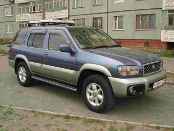 2001 Nissan Terrano Pictures