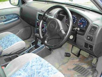 2001 Nissan Terrano Photos