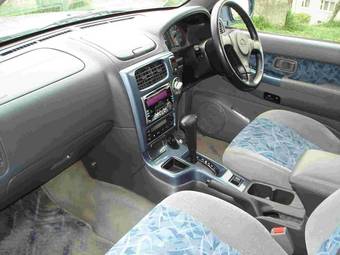 2001 Nissan Terrano Pictures