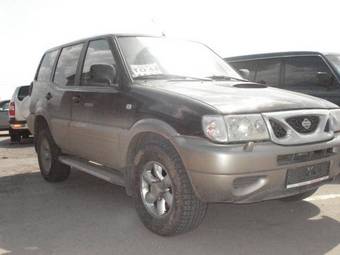 2001 Nissan Terrano Images