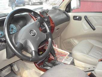 2001 Nissan Terrano Photos