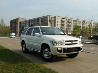 2001 Nissan Terrano Pictures