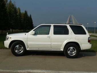 2001 Nissan Terrano Photos