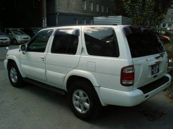 2001 Nissan Terrano Images