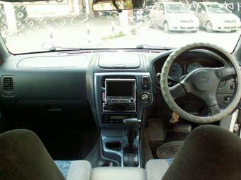 2001 Nissan Terrano Pictures