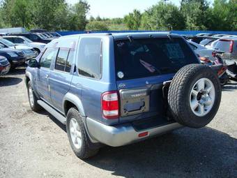 2001 Nissan Terrano Pictures