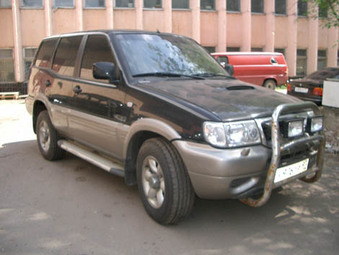 2002 Nissan Terrano Pictures