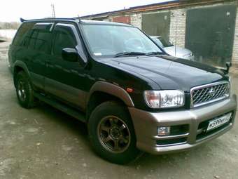 2002 Nissan Terrano Pictures