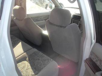 2002 Nissan Terrano Pictures