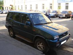 2005 Nissan Terrano Photos