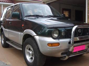 1999 Nissan Terrano II Pictures