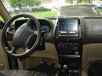 2000 Nissan Terrano II Pictures