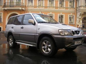 2002 Nissan Terrano II Photos