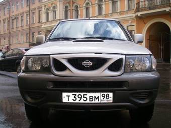 2002 Nissan Terrano II Photos