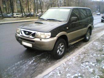 2003 Nissan Terrano II Photos